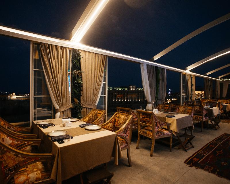 Shirvanshah Hotel - Teras