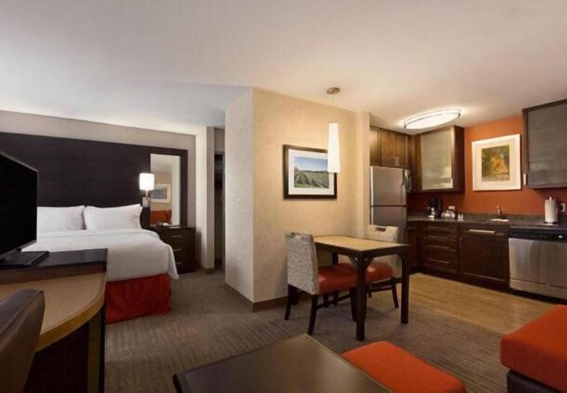 Residence Inn Long Island Islip Courthouse Complex - Oda