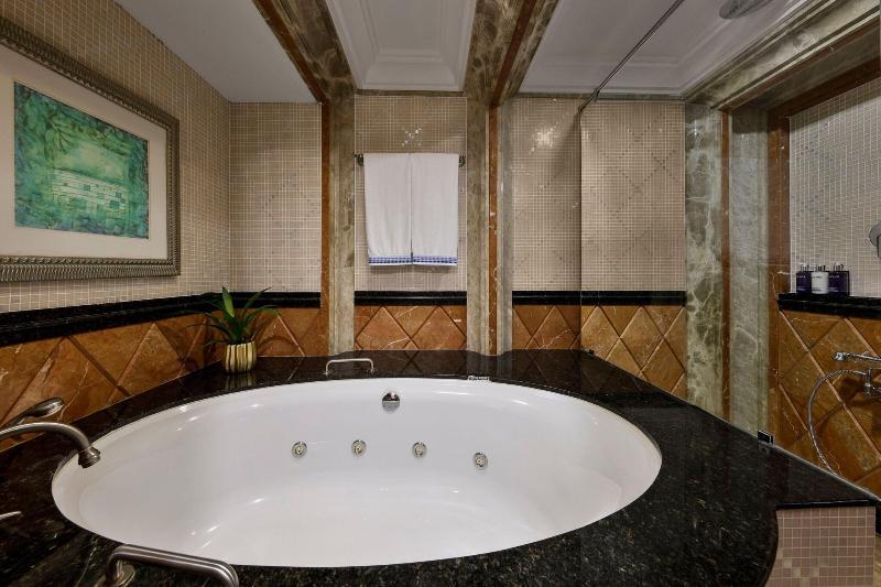 Habtoor Grand Resort, Autograph Collection - Oda