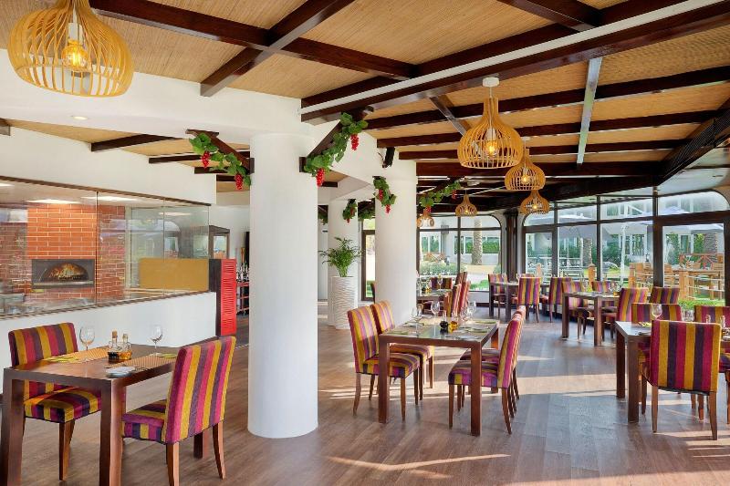 Habtoor Grand Resort, Autograph Collection - Restoran
