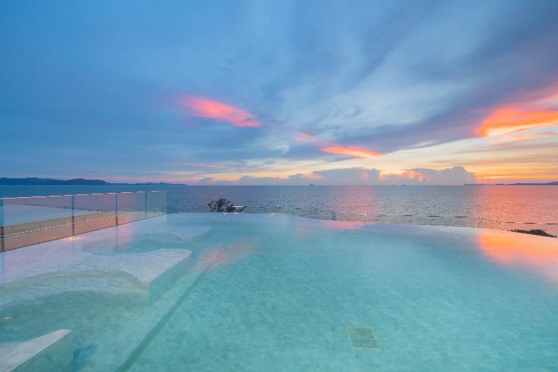 Bayphere Hotel Pattaya JC - Havuz