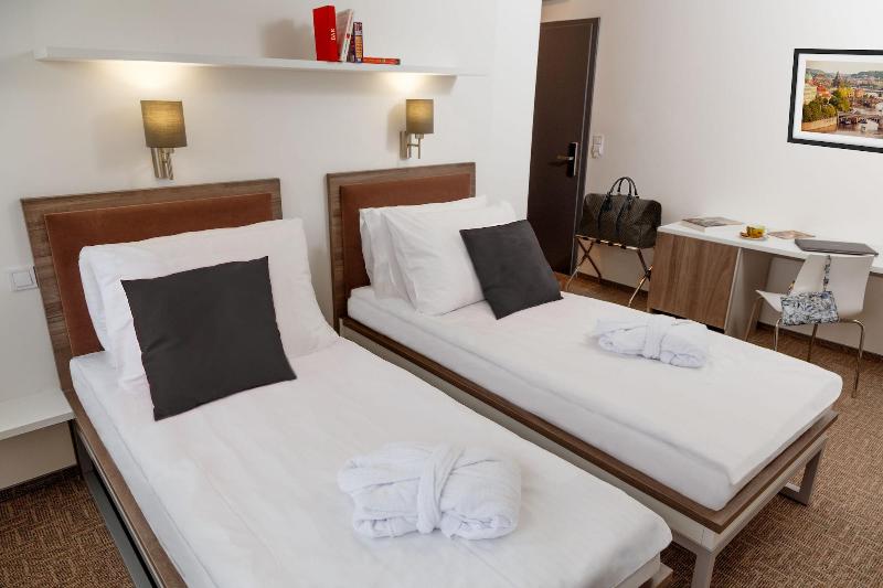 Sky Hotel Prague - Oda