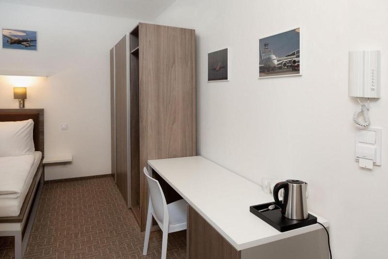 Sky Hotel Prague - Oda