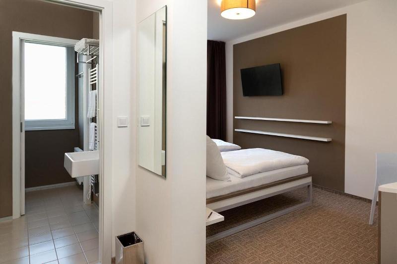 Sky Hotel Prague - Oda