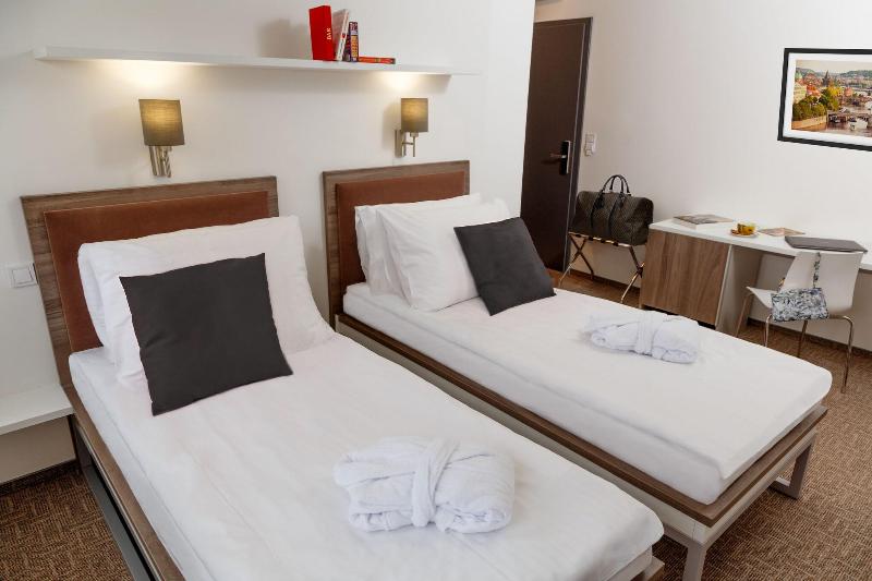 Sky Hotel Prague - Oda
