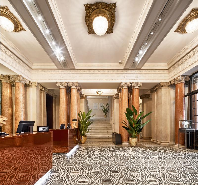 DoubleTree by Hilton Trieste - Lobi