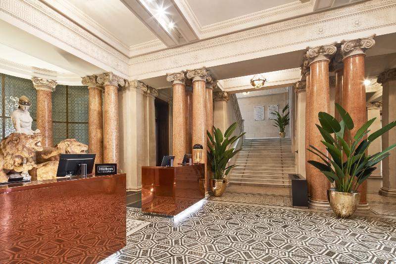 DoubleTree by Hilton Trieste - Lobi