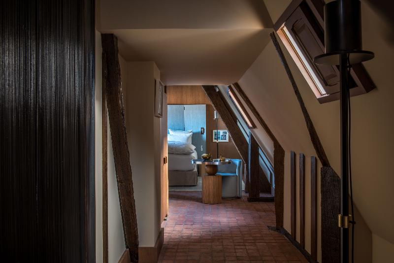 Cour des Vosges - Oda
