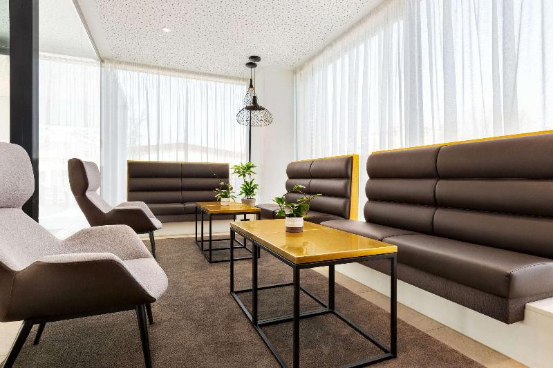 Wyndham Garden Munich Messe Hotel - Lobi