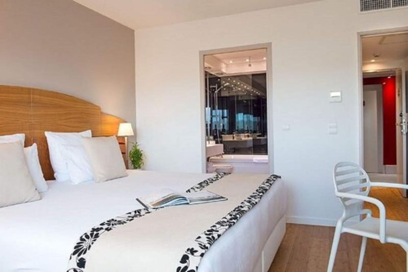 C Suites - Genel