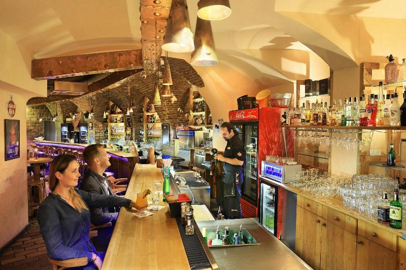 Zlaty Andel - Bar
