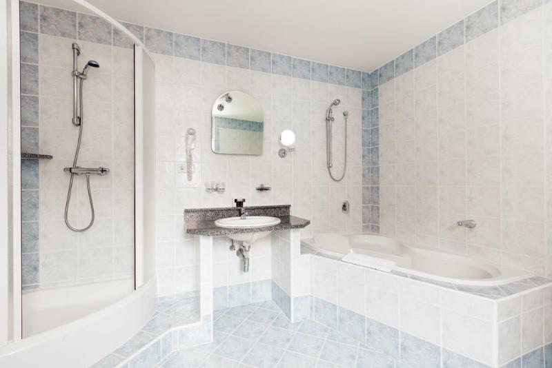 Zlaty Andel - Genel