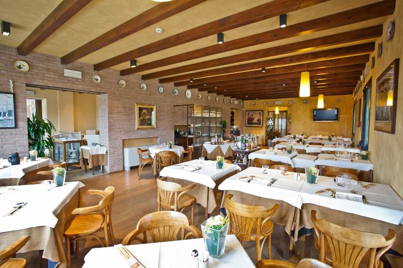 Real Fini Baia Del Re - Restoran