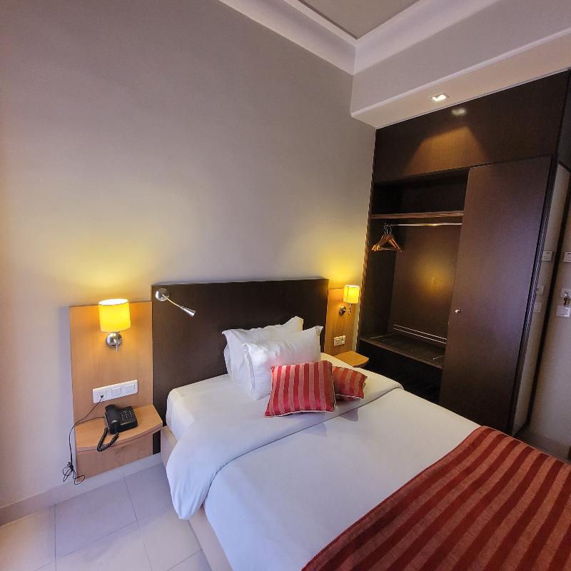 HOTEL TIBA - Oda