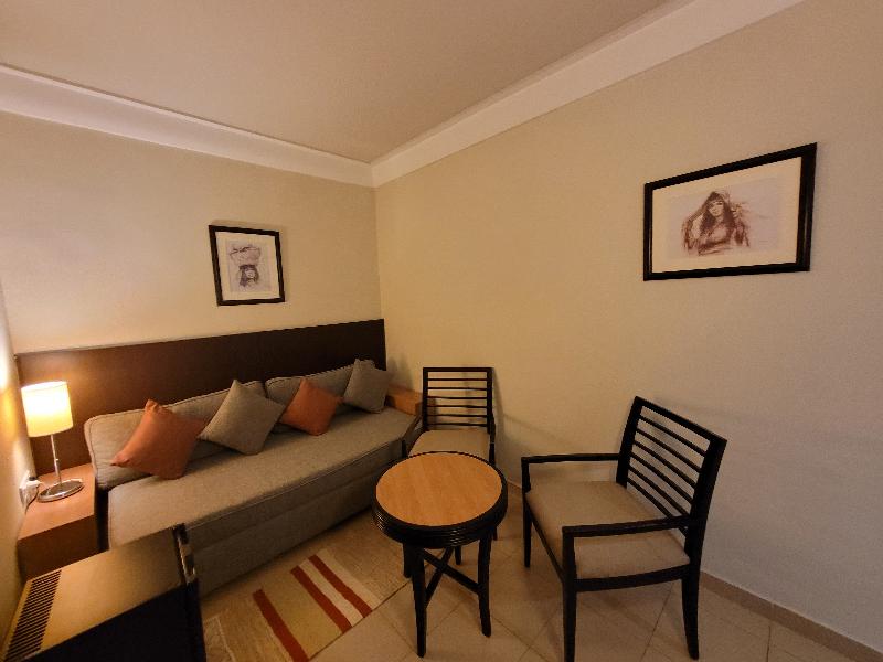 HOTEL TIBA - Oda
