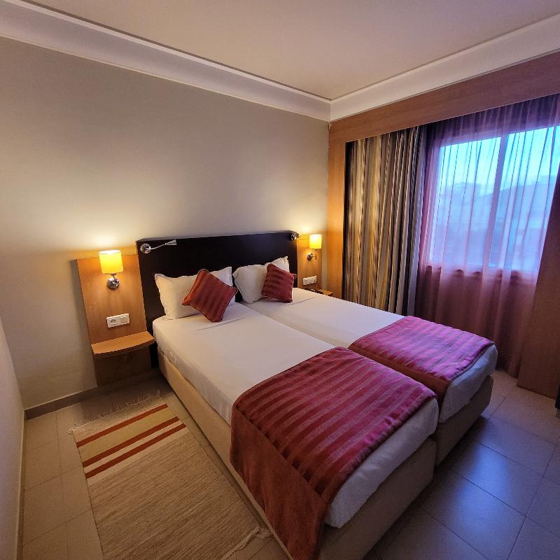 HOTEL TIBA - Oda