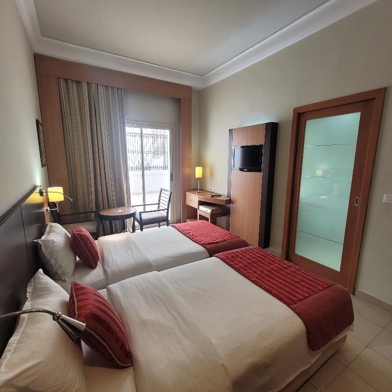 HOTEL TIBA - Oda
