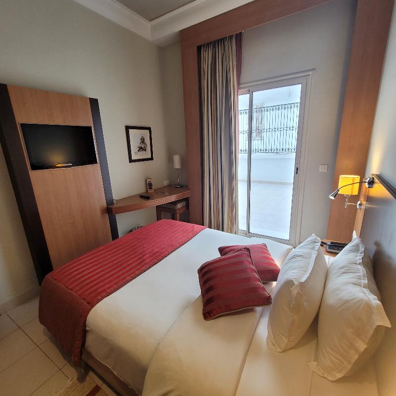 HOTEL TIBA - Oda