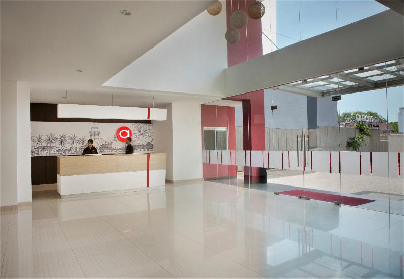 Lynn Hotel Serang - Lobi