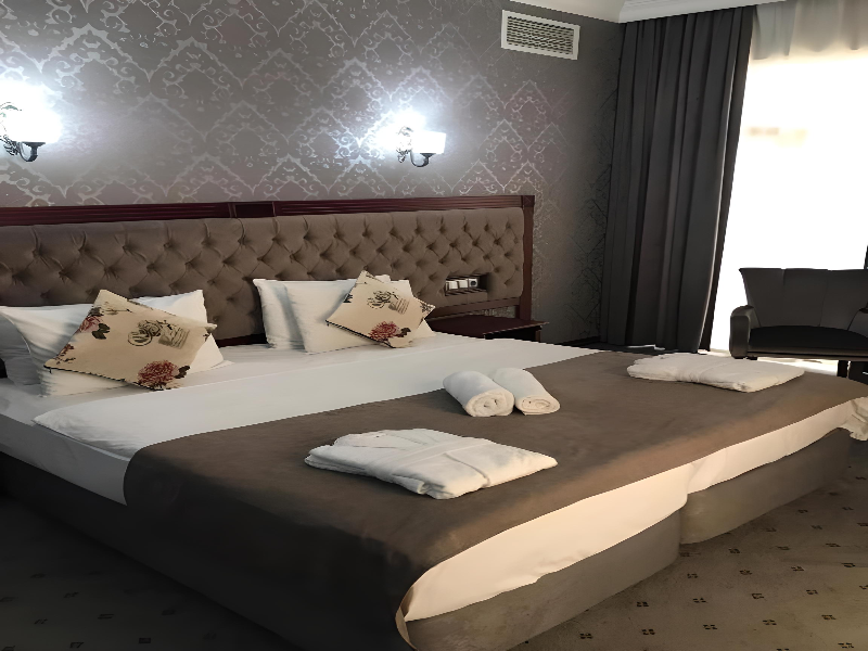 Capitol Hotel - Genel