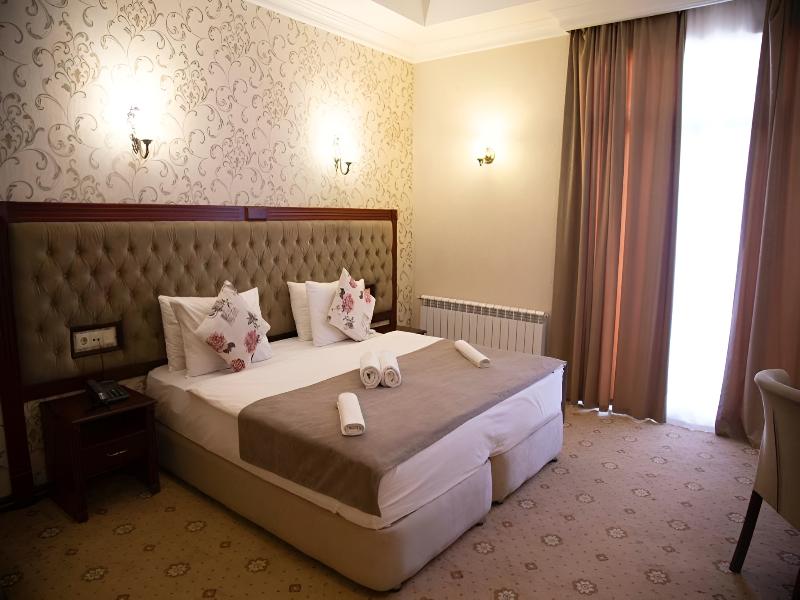 Capitol Hotel - Genel