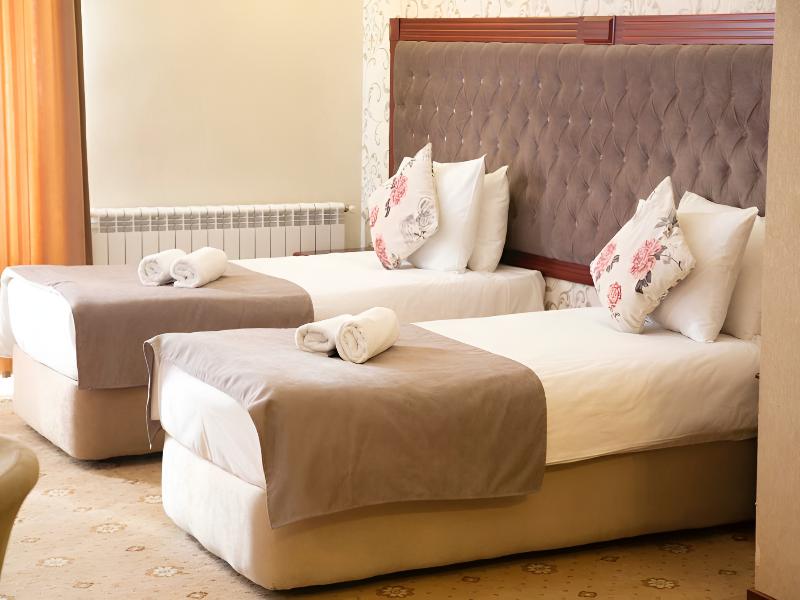 Capitol Hotel - Genel