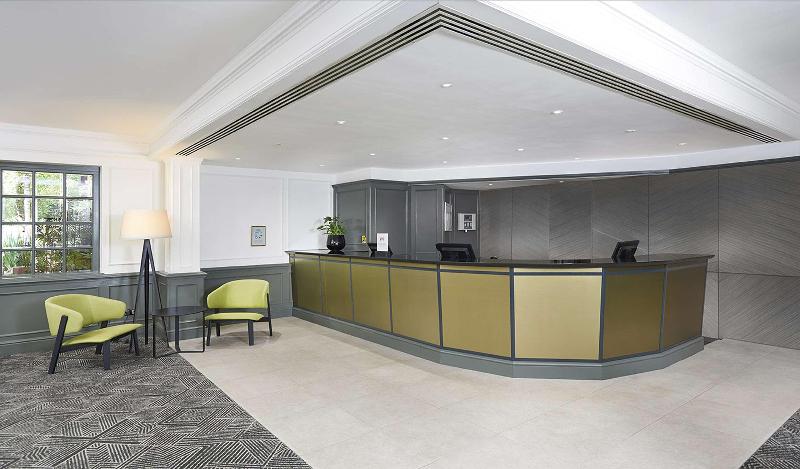 Doubletree by Hilton Southampton - Lobi