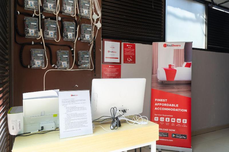 RedDoorz Plus @ Sawah Besar - Lobi