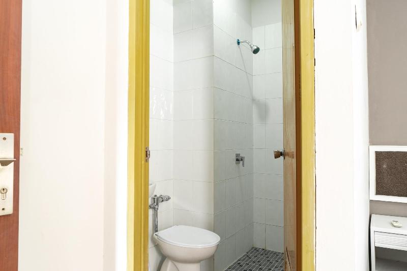 RedDoorz Plus @ Sawah Besar - Oda