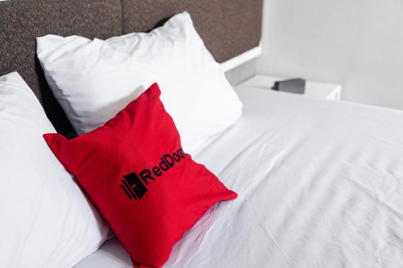 RedDoorz Plus @ Sawah Besar - Oda