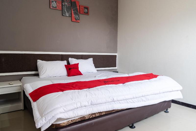 RedDoorz Plus @ Sawah Besar - Oda