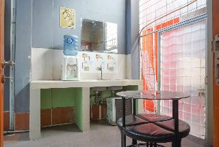 RedDoorz near Kemang Square fotoÄŸrafÄ±