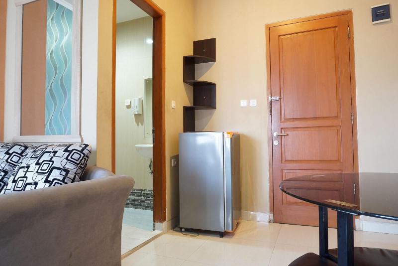 RedDoorz near Kemang Square - Oda