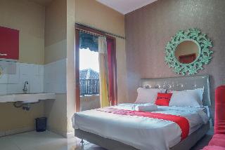 RedDoorz near Kemang Square fotoÄŸrafÄ±