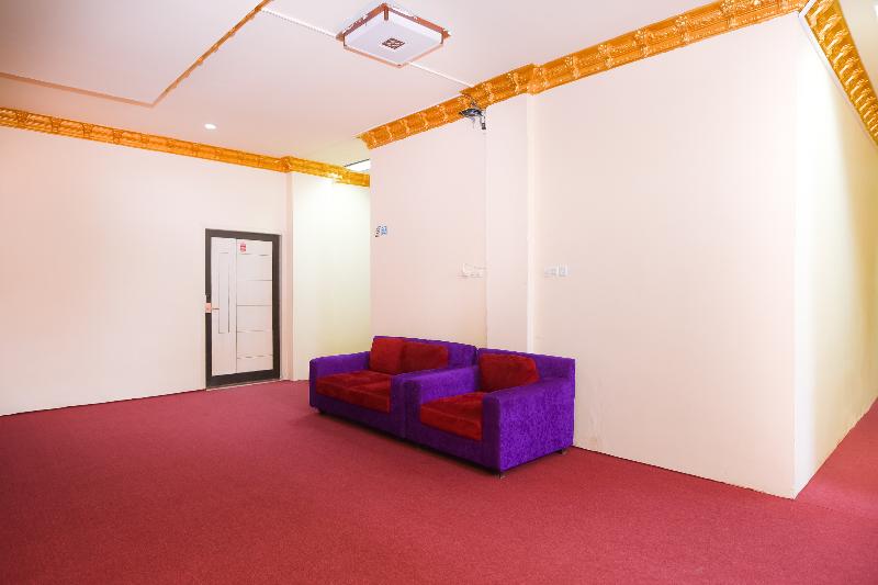 OYO 854 Ub Caisar Hotel - Lobi