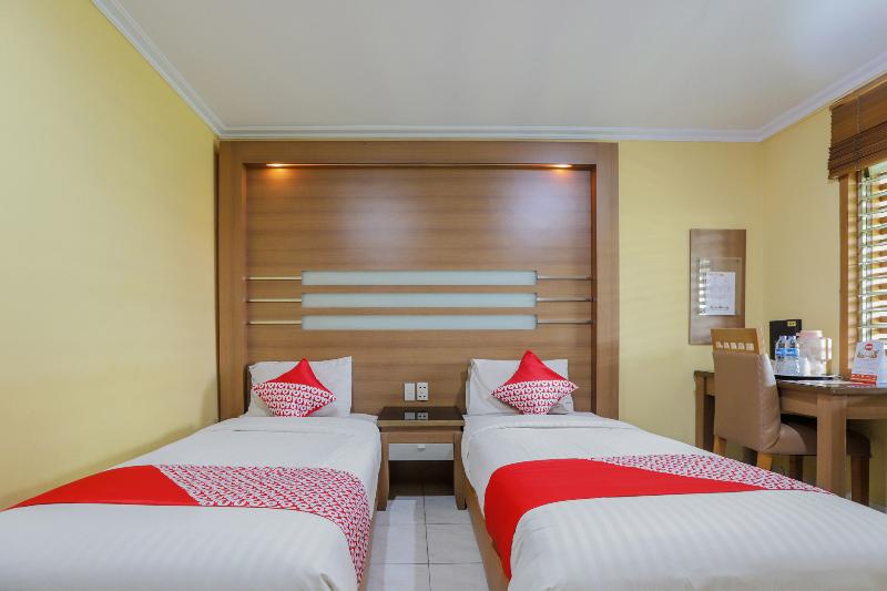 Hotel Senen Indah - Oda