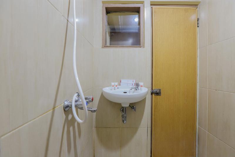 Hotel Senen Indah - Oda