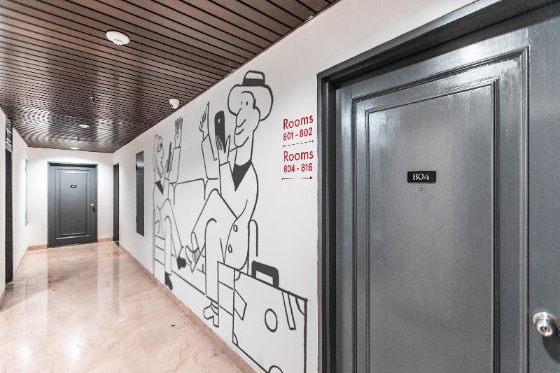 Super OYO Townhouse 1 Hotel Salemba - Lobi