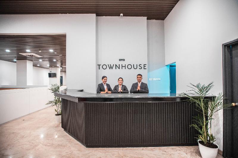 Super OYO Townhouse 1 Hotel Salemba - Lobi