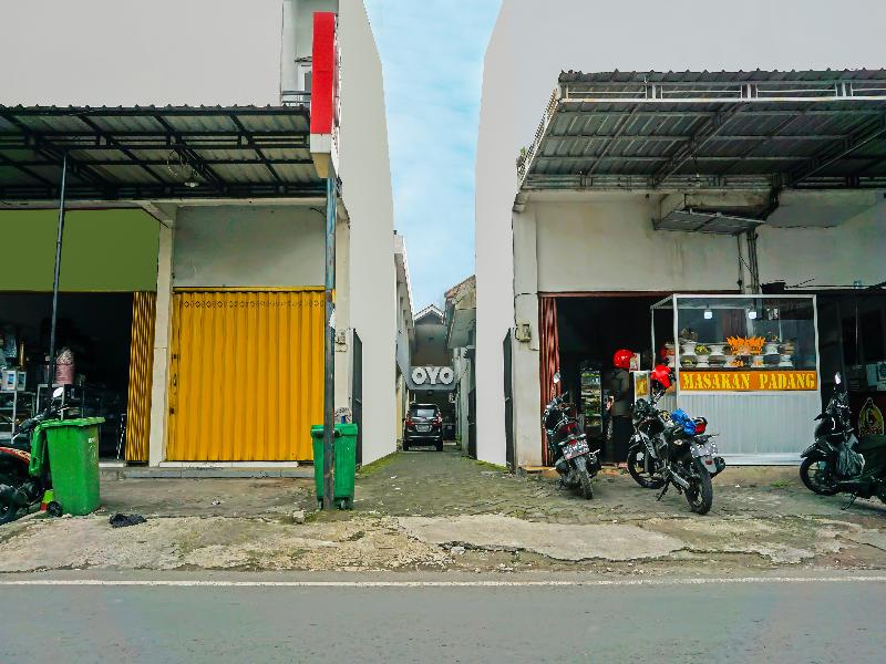 OYO 709 Menjangan Residence at Klayatan - Genel
