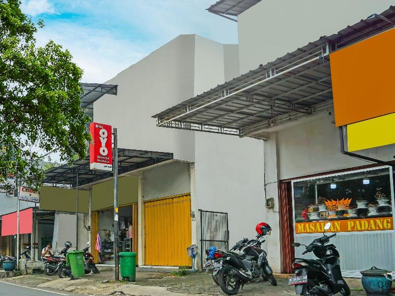 OYO 709 Menjangan Residence at Klayatan - Genel