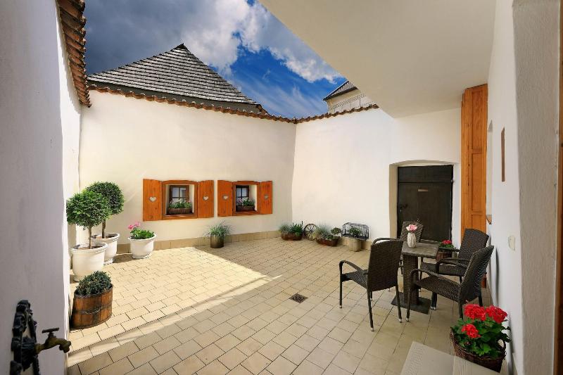 Castle View Apartments - Teras
