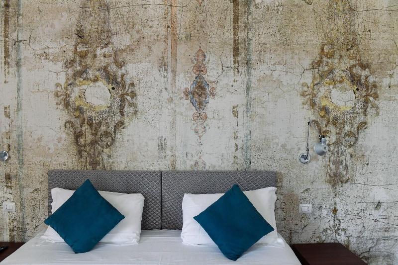 Suites Farnese Design Hotel - Oda
