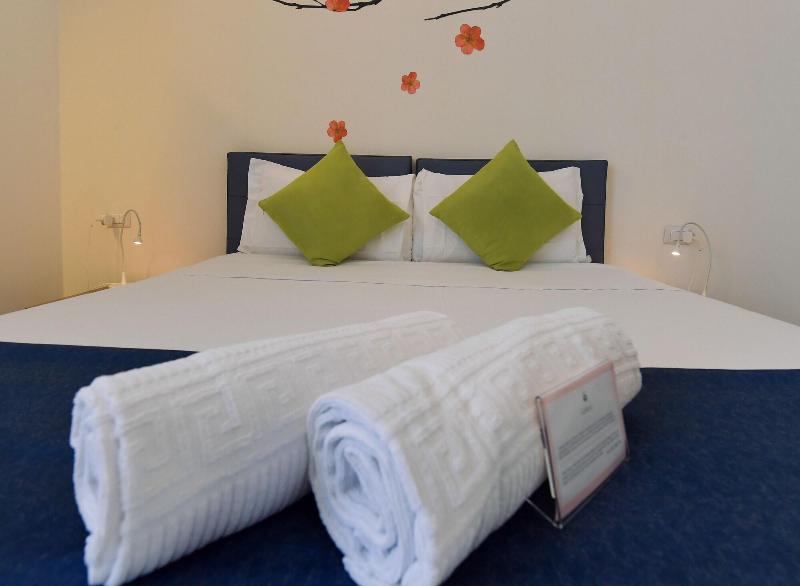 Suites Farnese Design Hotel - Oda
