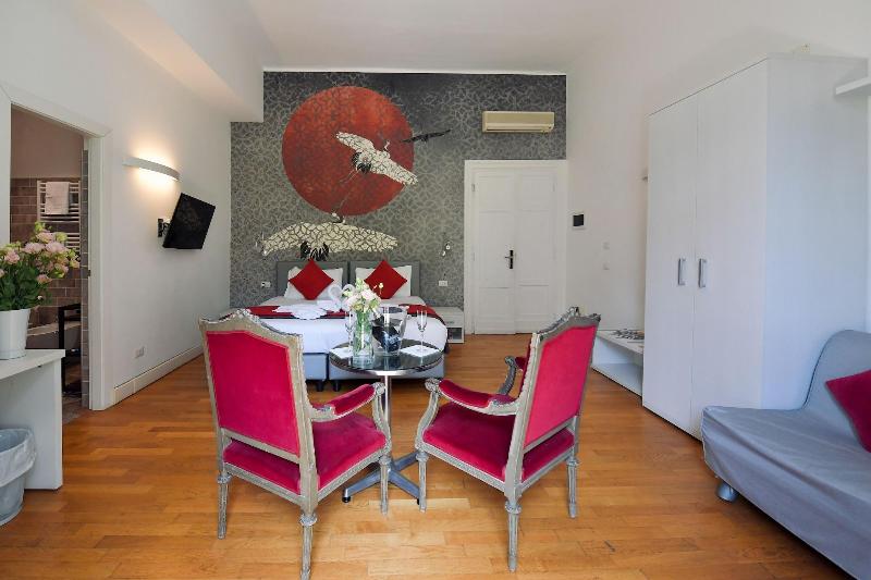 Suites Farnese Design Hotel - Oda