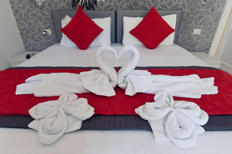 Suites Farnese Design Hotel - Oda