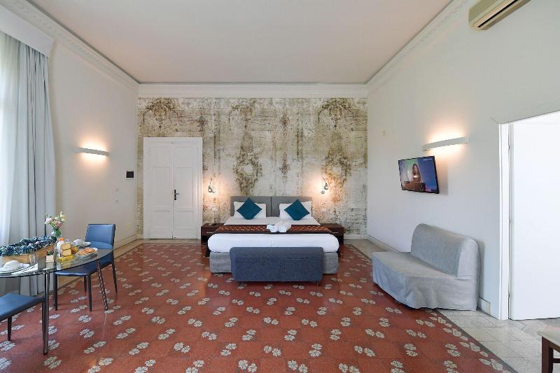 Suites Farnese Design Hotel - Oda
