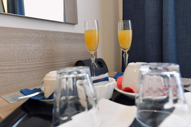 Suites Farnese Design Hotel - Oda