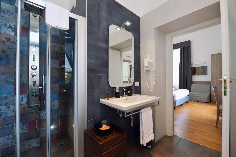 Suites Farnese Design Hotel - Oda