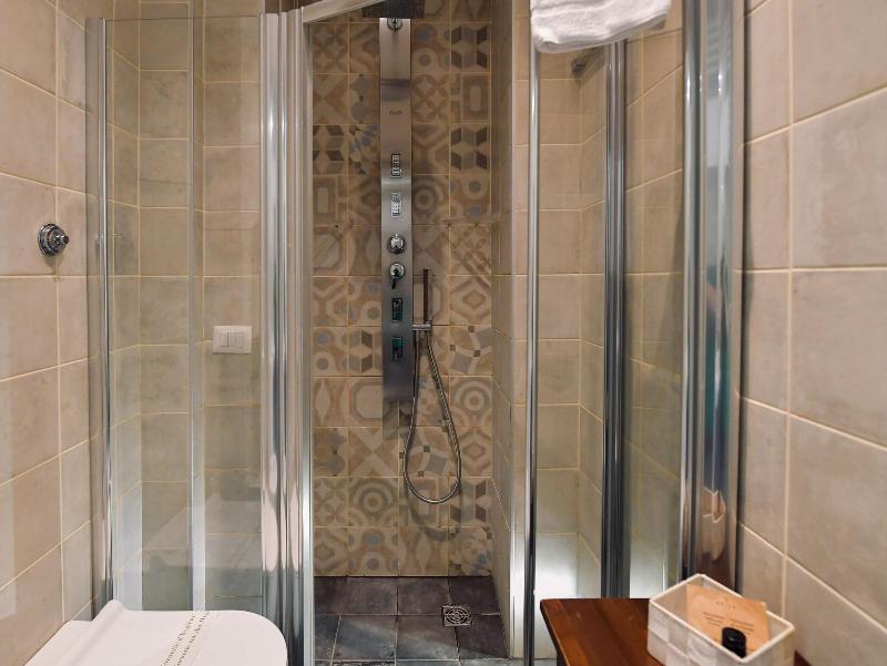 Suites Farnese Design Hotel - Oda